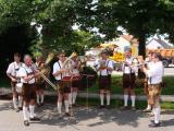 A Bier, a Musi, holladrio: Ein Spatenstich will gefeiert werden.