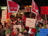 Rund 5.000 Menschen kamen am Dienstag in die Donauarena, um ihrem Ärger Luft zu machen. Foto: Aigner