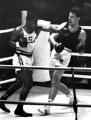 Hans Huber contra Joe Frazier. Foto: britannica.com