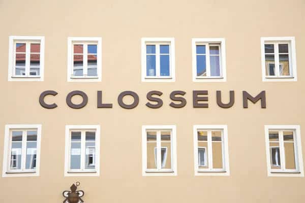 Das Colosseum in Stadtamhof: nur exemplarisch für die städtische Geschichtspolitik. Foto: Archiv/ Mirwald