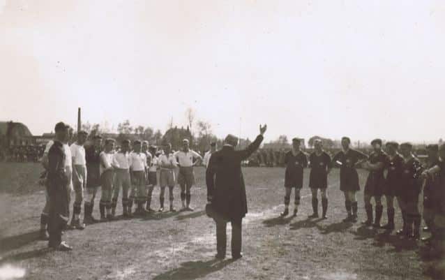 Der deutsche Meister 1932: DJK Nürnberg spielt in Schwandorf.