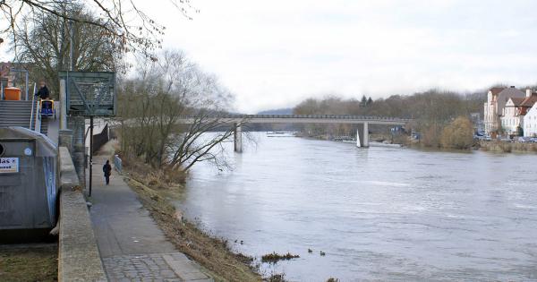 Simulation der Westtrasse in einem Gutachten, das die Stadt Regensburg erstellen ließ. Fotomontage: Eisenlauer Voith