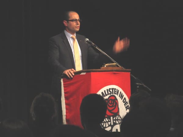 Engagierter Wahlkämpfer für die SPD, deutlicher Kritiker der CSU: Mahmoud Al-Khatib. Foto: Lukas Böhnlein