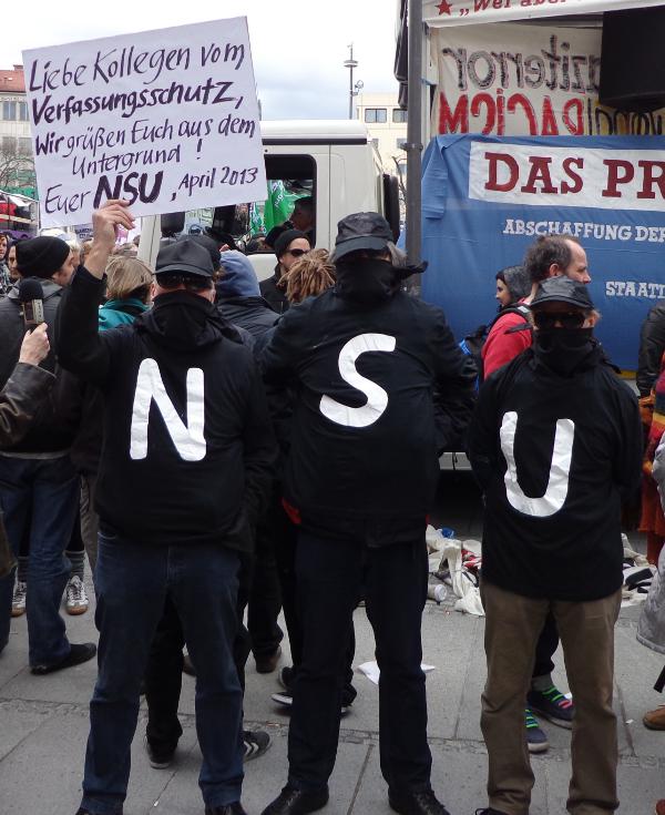 Bei der Demo im Vorfeld des NSU-Prozesses wurde die Abschaffung des "Verfassungsschutzes" gefordert. Und nicht nur dort. In den Untersuchungsausschüssen hört man solche Stimmen bislang nicht. Foto: Archiv/ as 