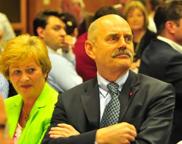 Kam mit einer Stunde Verspätung. Oberbürgermeister Hans Schaidinger (mit seiner Frau edelgard). Foto: Staudinger