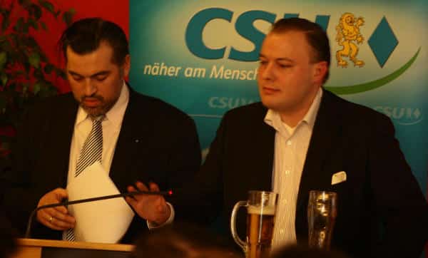 Der neue CSB-Chef André Schreiber: Einst war er Intimus von Franz Rieger, CSU-Justitiar, gern gewählter Versammlungsleiter: Hier entzieht er gerade Konrad Brenninger (CSU/ Bürger für Regensburg) das Wort. Foto: Archiv/ Staudinger  