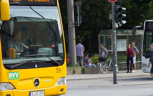 Der Stadt ein Dorn im Auge: Süchtige im Bahnhofsbereich.