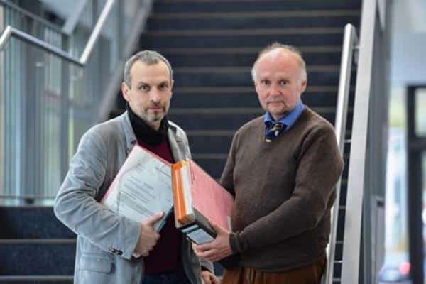 Berichtete über eine Parteispende und steht jetzt im Fokus einer breit angelegten Ermittlung: der Passauer Journalist Hubert Denk (li.) mit seinem Rechtsanwalt Dr. Klaus Rehbock. Foto: pm