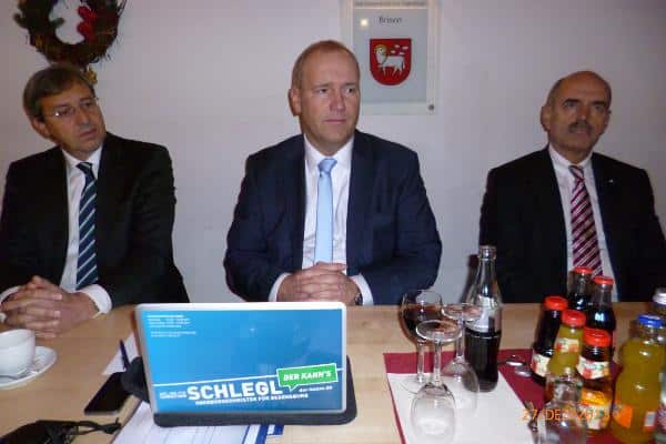 Trias der Selbstzufriedenheit: Franz Rieger, Christian Schlegl und Hans Schaidinger. Foto: as