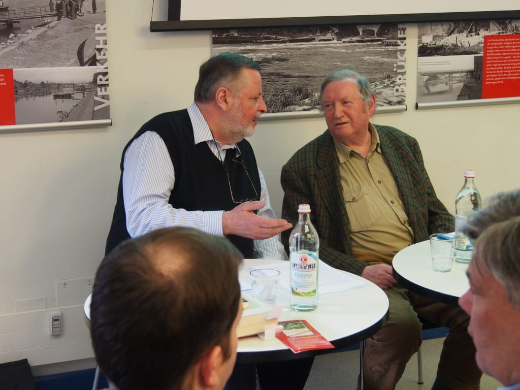 Angriffen ehemaliger Bundeswehrsoldaten ausgesetzt: Peter Eiser und Günther schießl. Foto: wr