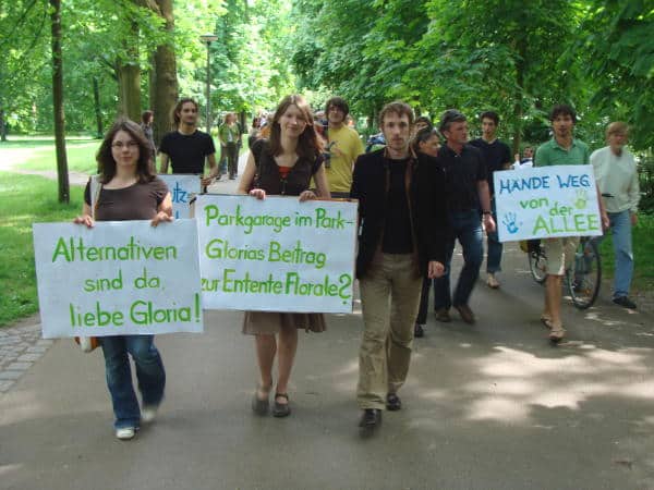 2008 gab es mehrere Protestspaziergänge durch die Allee. Foto: Archiv/ as 