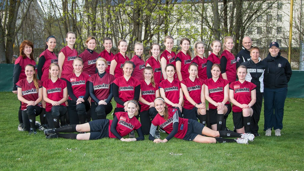 Am Wochenende starten die beiden Softball-Damenmannschaften der Buchbinder Legionäre in ihre Bayernliga bzw. Landesligasaison. Foto: Walter Keller. 