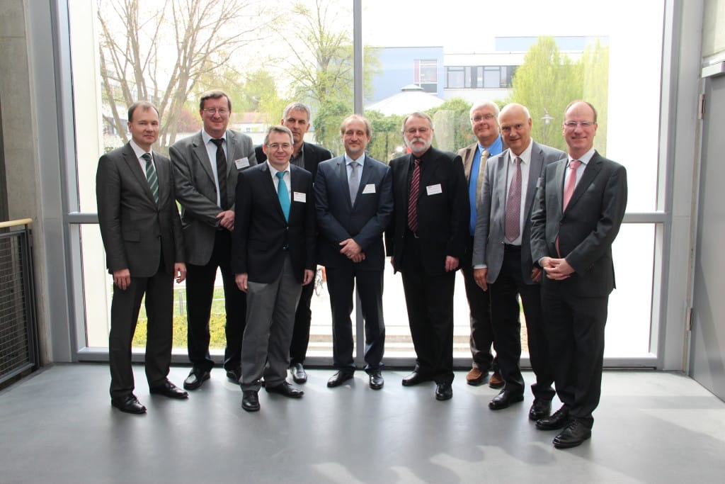 Von links: Dr. Fried Eckard Seier, Dr. Michael Ziereis, Dr. Dr. Helmut Hausner, Prof. Dr. Hermann Spießl, Prof. Dr. Thomas Baghai, Prof. Dr. Manfred Wolfersdorf, Dr. Matthias Dobmeier, Prof. Dr. Wolfgang Schreiber und Prof. Dr. Rainer Rupprecht.