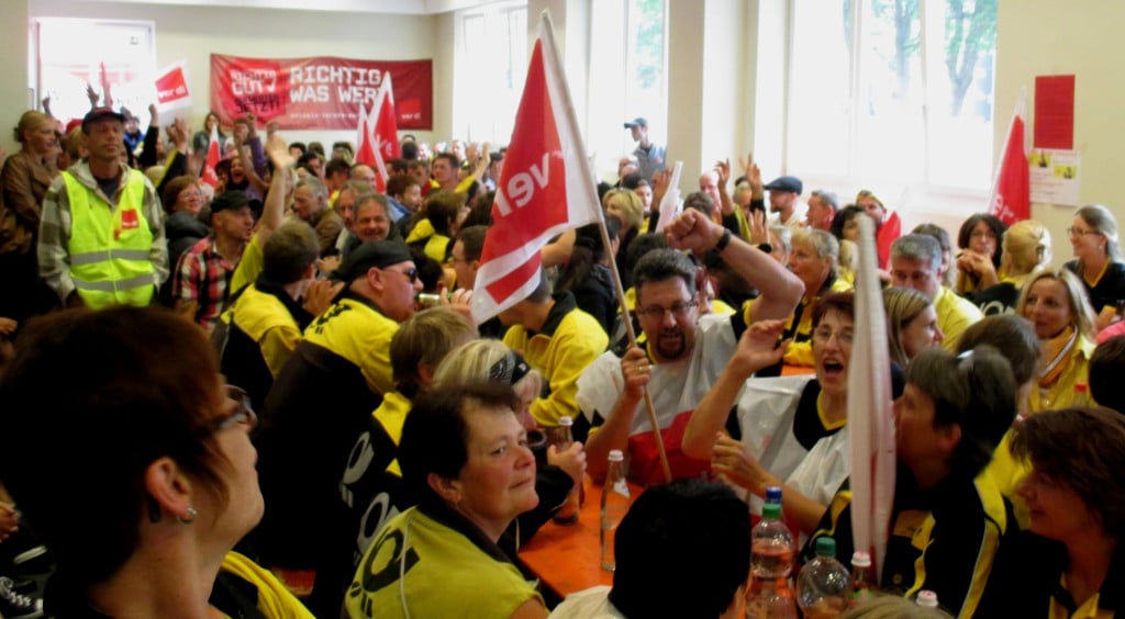 Etwa 300 Postzusteller aus dem Raum Regensburg (Zustellbezirk 93) kamen am Donnerstag ins Gewerkschaftshaus. Fotos: as