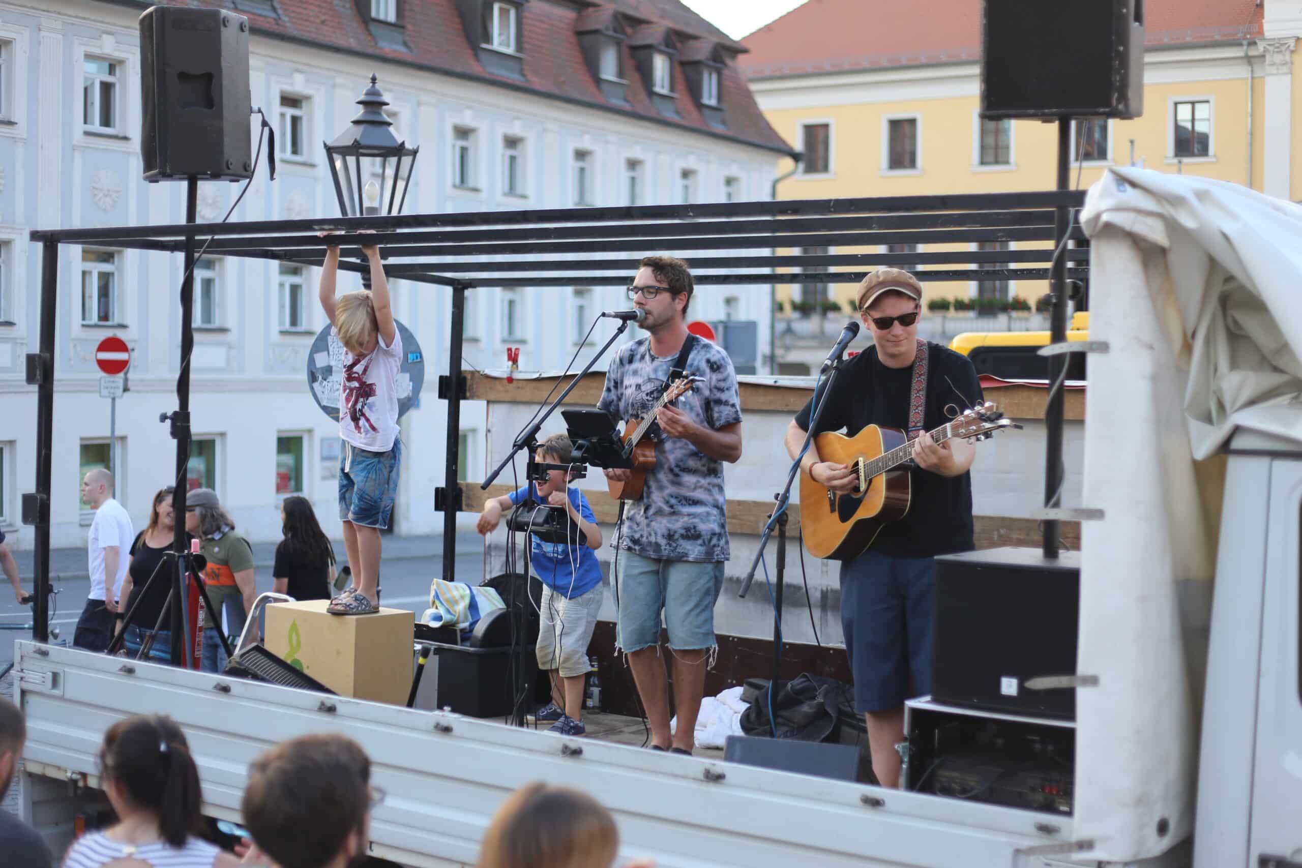 "Da Spoon & I" bei der Kundgebung für Livekultur. Foto: ld.