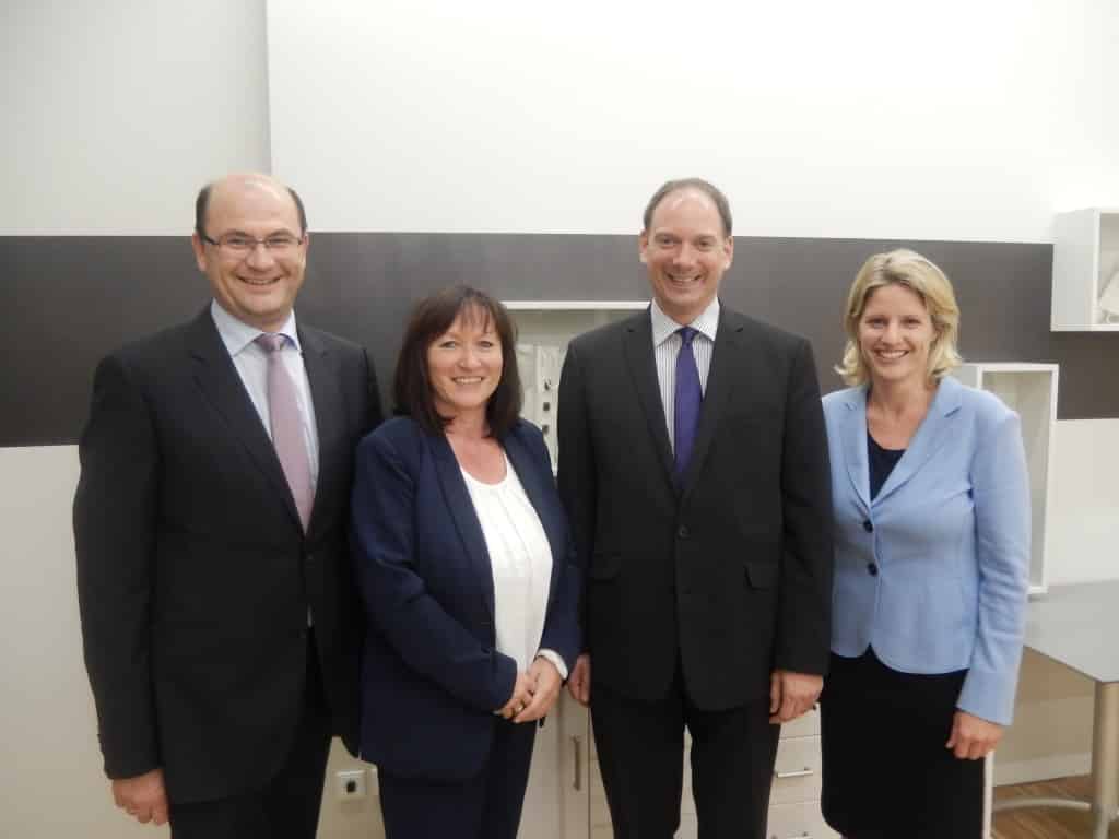 Der Oberpfälzer CSU-Vorsitzende, Staatssekretär Albert Füracker, mit seiner Geschäftsführerin Sabina Bläser. Die Bundeswahlkreisvorsitzende Dr. Astrid Freudenstein, MdB, mit ihrem neuen Geschäftsführer Jürgen Hofer.