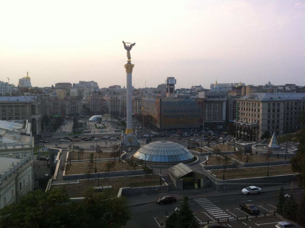 Blick auf den Maidan und das Unabhängigkeitsdenkmal in Kiew. Foto: as