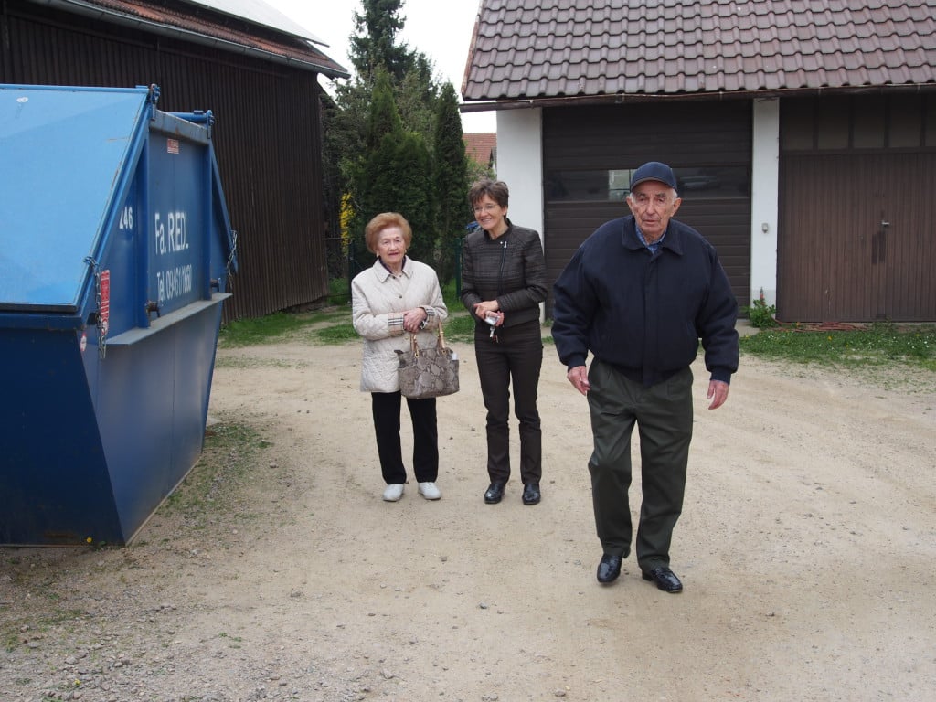 Joe Hecht kam als rumänischer Jude 1944 nach Ausschwitz und im April 1945 über Schwarzenfeld nach Wetterfeld, hier mit Ehefrau Blanche. Foto: Werner