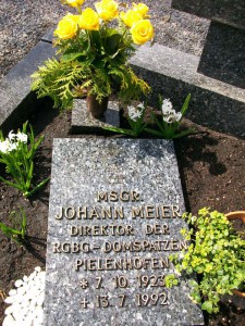 Grabplatte von Johann Meier auf dem Friedhof in Falkenstein. Foto: Archiv