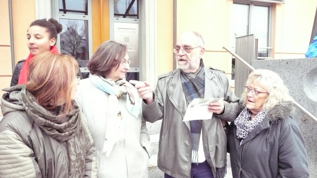 Marian Janka (VVN-Bund der Antifaschisten) bei der Ansprache in Teublitz.