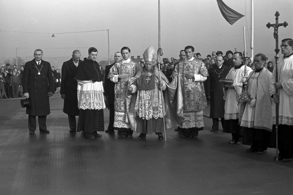 Michael Buchberger bei der Einweihung der Nibelungenbrücke 1950. Foto: Stadt Regensburg