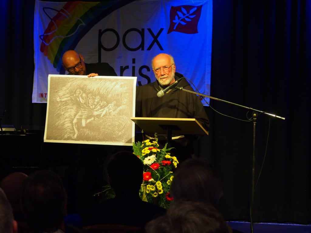 Die beiden Pax-Christi-Preisträger für Zivilcourage. Probst und Clemens Habiger. Foro: wr