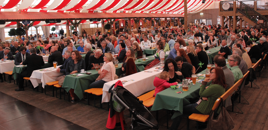 Euphorie kam im Hahnzelt nur selten auf. Foto: Bothner