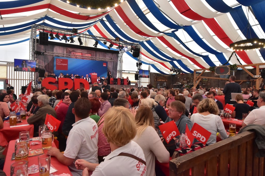 Die SPD kann auch Bierzelt. Bild: Staudinger