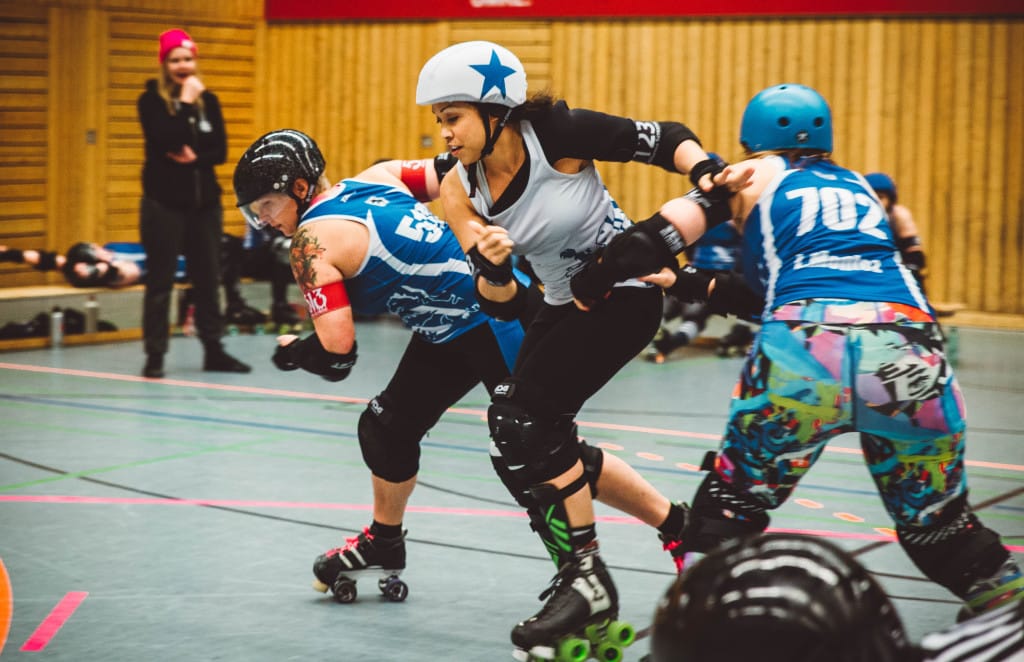 Munich Dynamites Jammerin California Screaming setzt sich durch. Bild: Roller Derby Regensburg