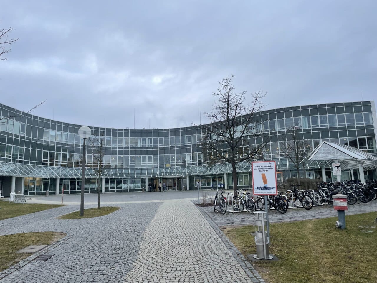 Universit tsklinikum Regensburg Streicht Bis Zu 64 Arztstellen 